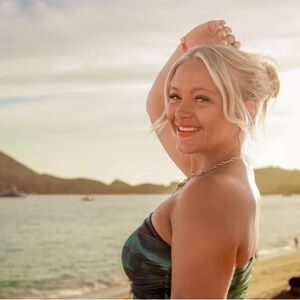 Meet your Posher, Alyvia